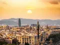Barcelona vid solnedgången. En stad med behaglig spanien temperatur året runt, perfekt för en semester.
