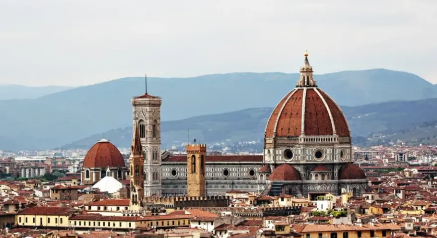 Vacker vy över Florens med Duomo och Giottos klocktorn. Perfekt inspiration för din packlista Italien!
